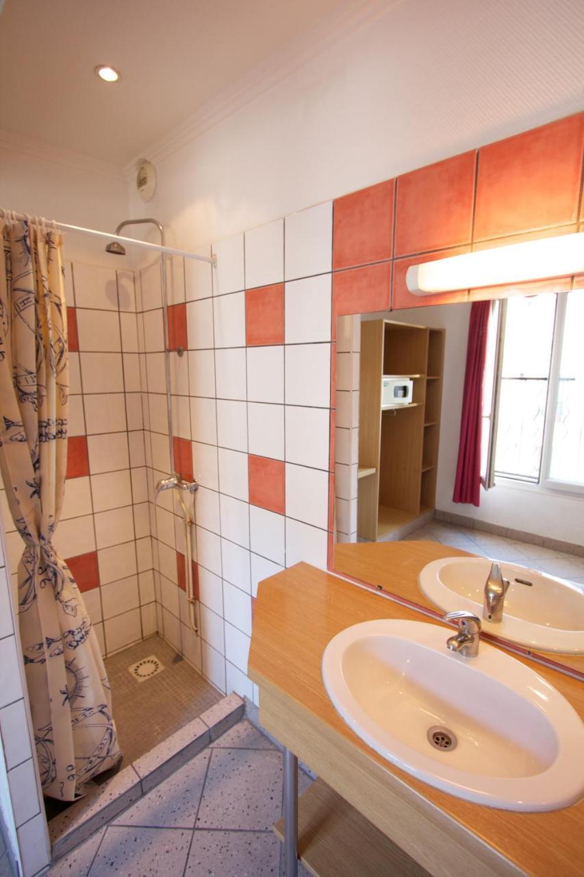 Internationale Des Jeunes Albergue